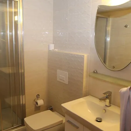 Yahsi Hotel 2*